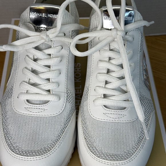 Michael Kors Women's Sneakers Size 8M Signature Logo Silver/white - Picture 5 of 12